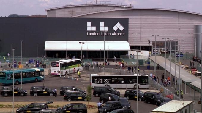 LUTON AIRPORT TAXIS